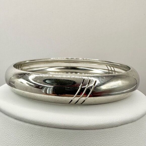 Monet Silver tone bangle bracelet - Picture 1 of 7